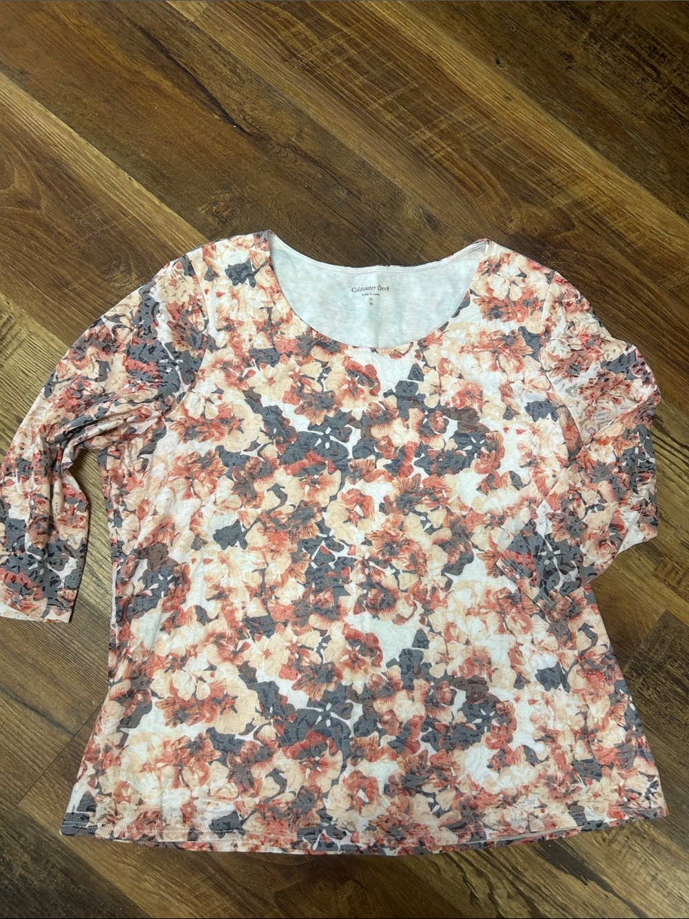 Coldwater Creek Floral Scoop Neck Long Sleeve Top in Coral and Gray